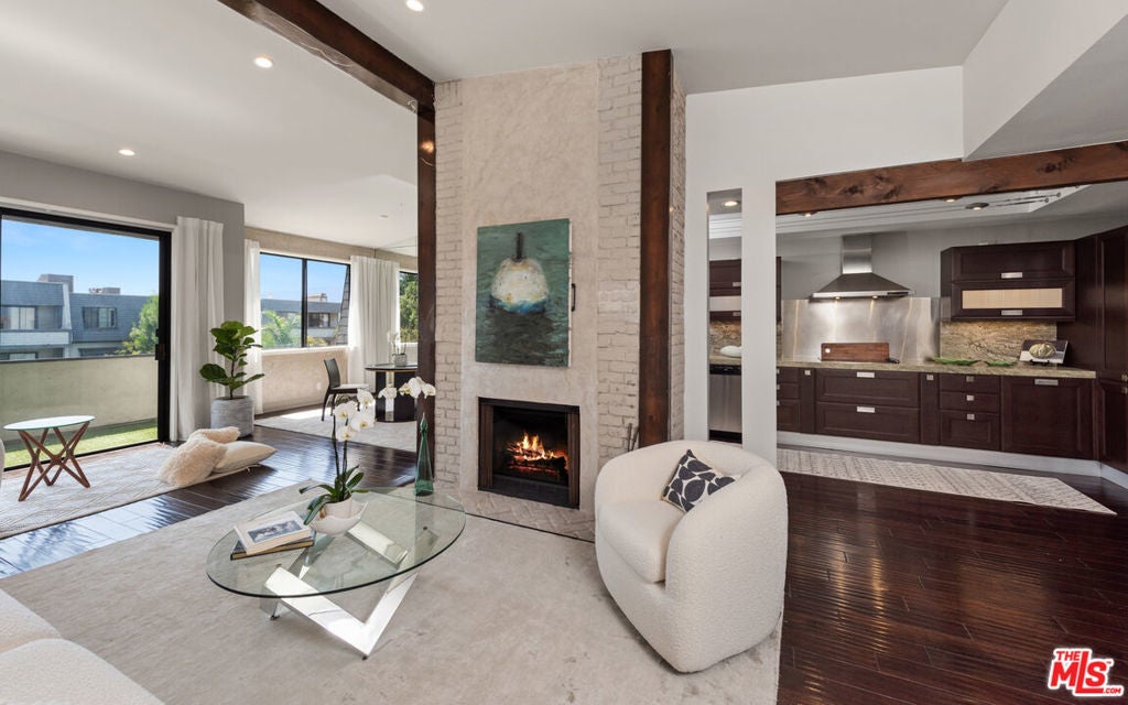 Photo of Listing #25541353