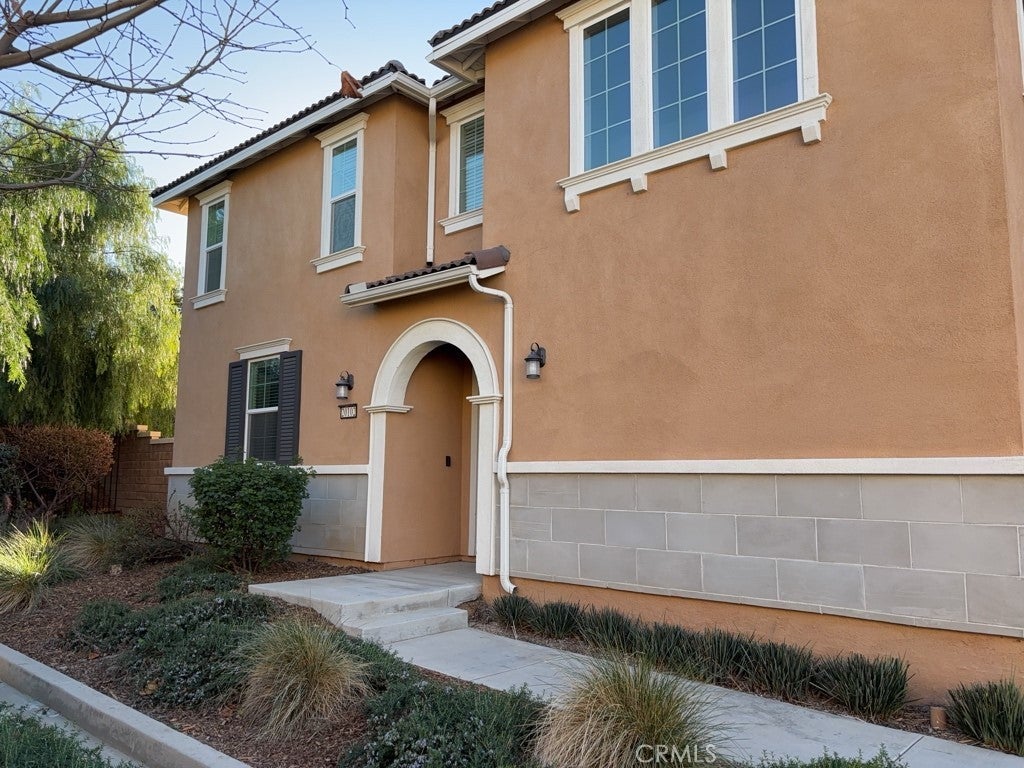 Photo of Listing #IV25112715