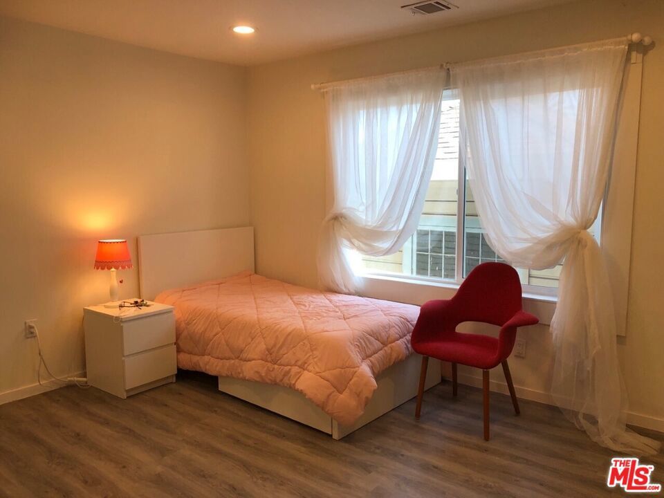 Photo of Listing #25541587