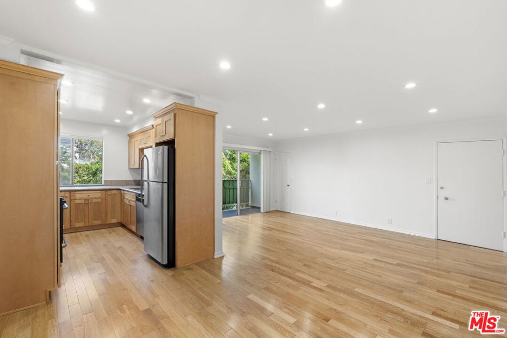 Photo of Listing #25541571