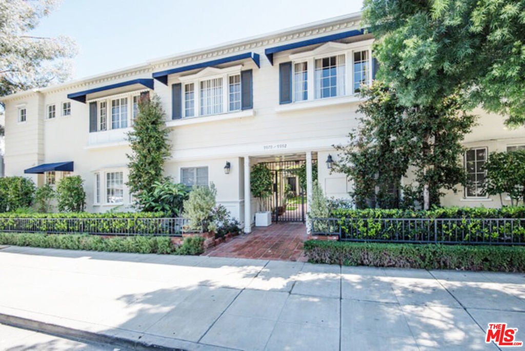 Photo of Listing #25541555