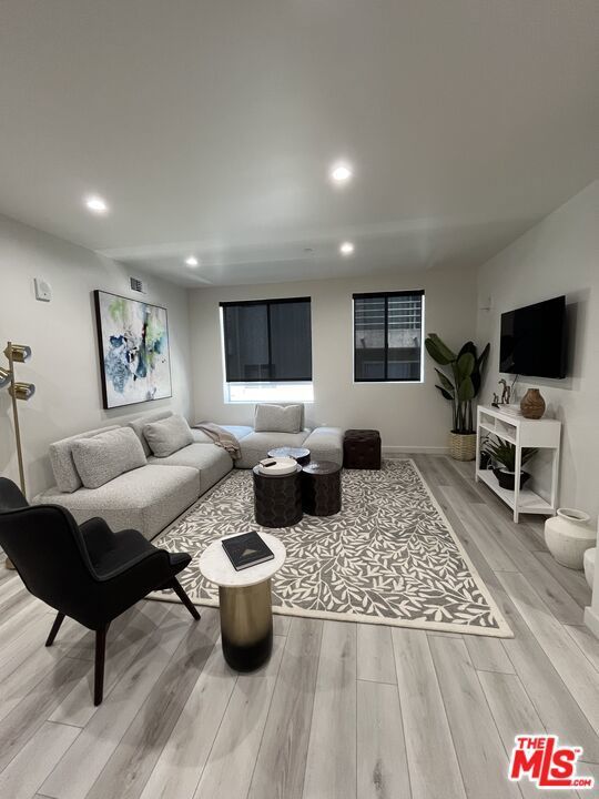 Photo of Listing #25542015