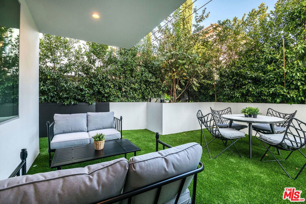 Photo of Listing #25542031