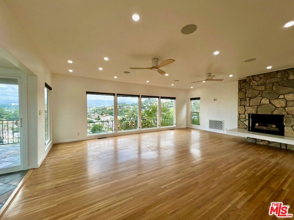 Photo of Listing #25540583