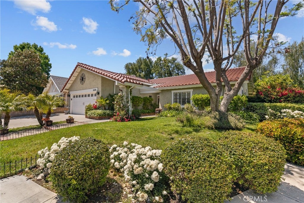 Photo of Listing #SR25113778