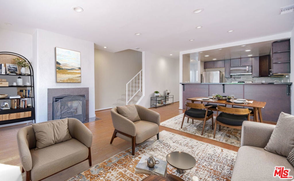 Photo of Listing #25542187