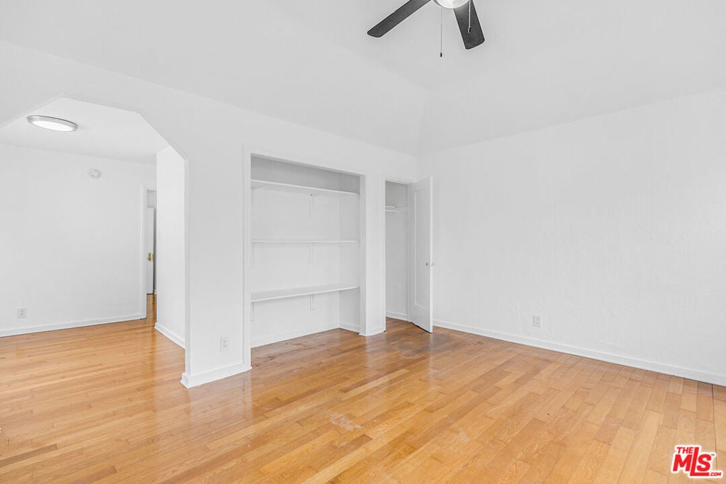 Photo of Listing #25542239