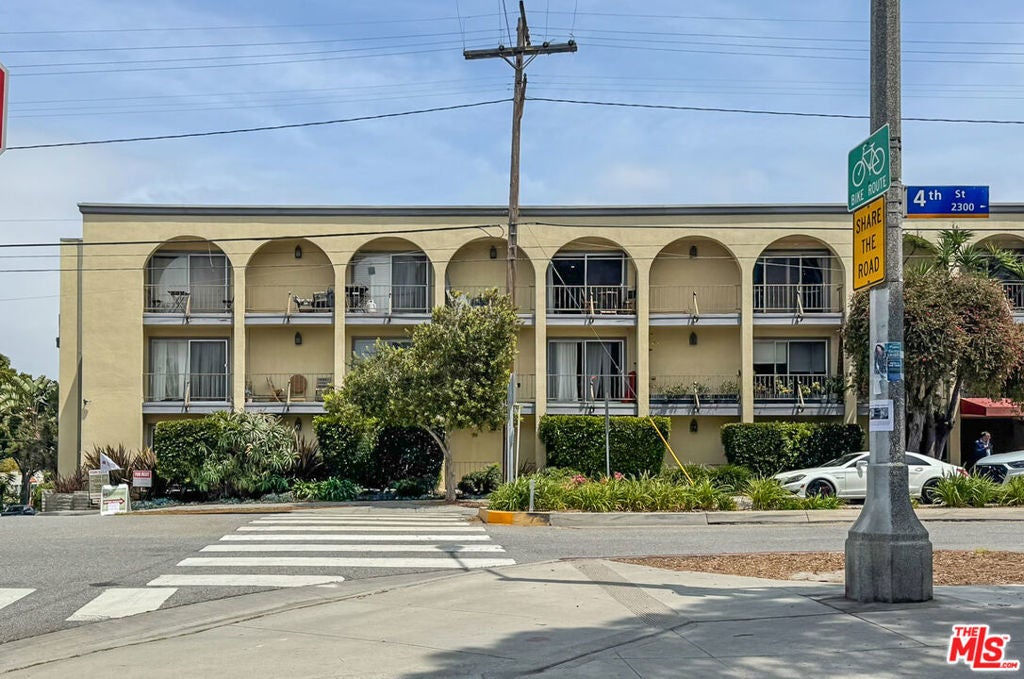 Photo of Listing #25542263