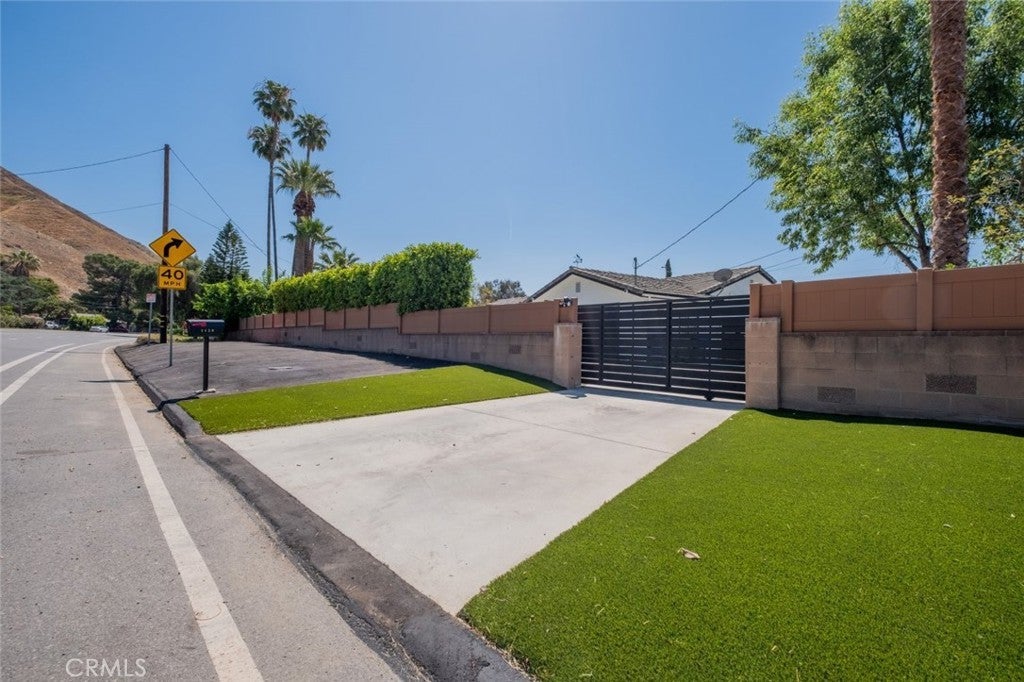 Photo of Listing #SR25114635