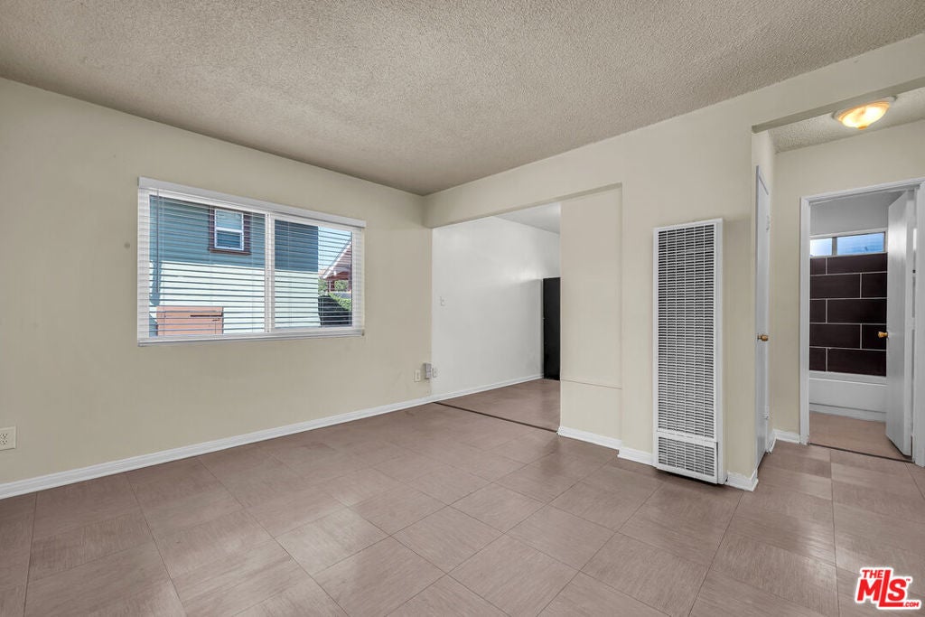 Photo of Listing #25542691