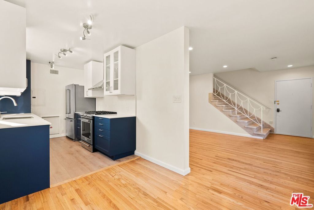 Photo of Listing #25542353