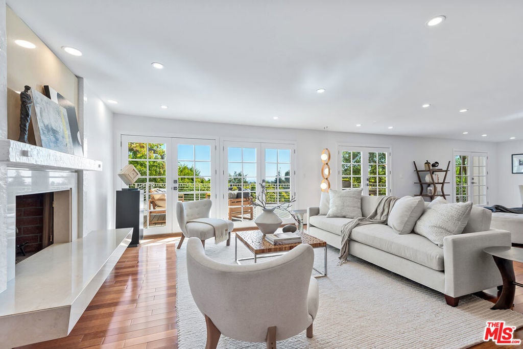 Photo of Listing #25542593