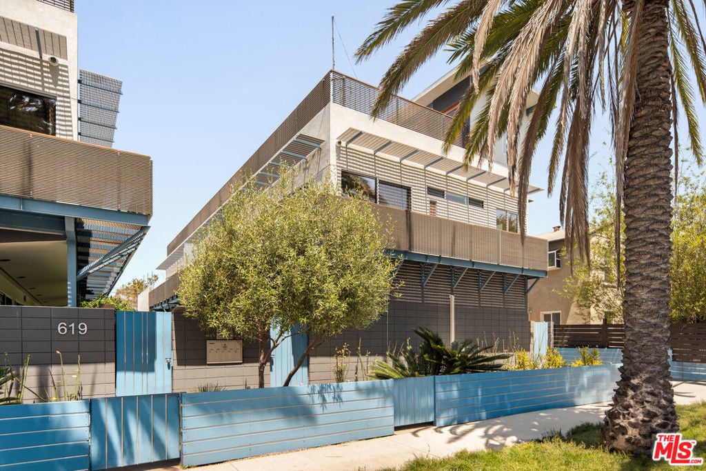 Photo of Listing #25542741