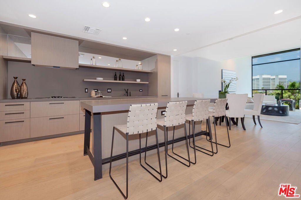 Photo of Listing #25542013