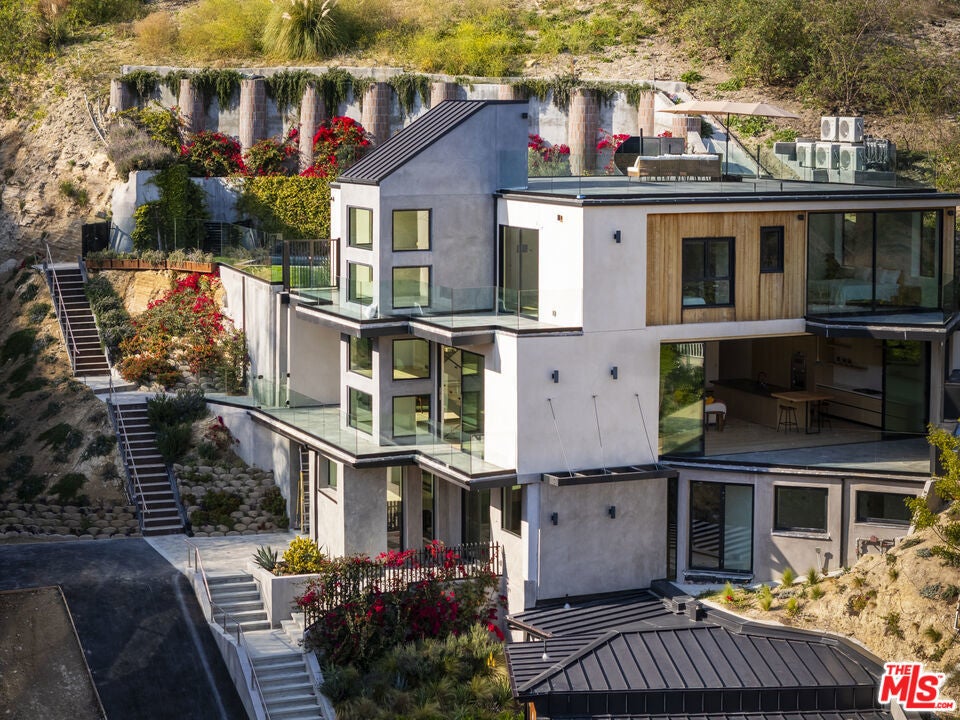 Photo of Listing #25542871