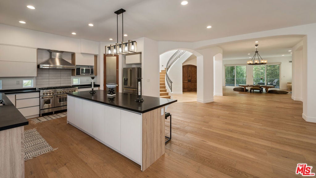 Photo of Listing #25542985