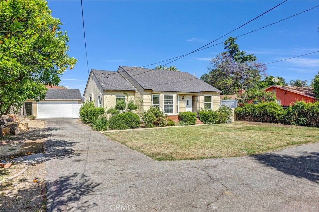 Photo of Listing #SR25116257