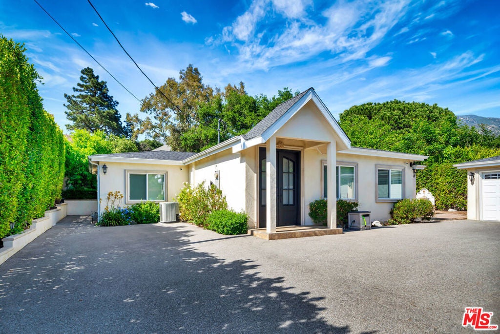 Photo of Listing #25542975