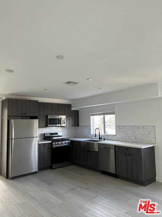 Photo of Listing #25543237