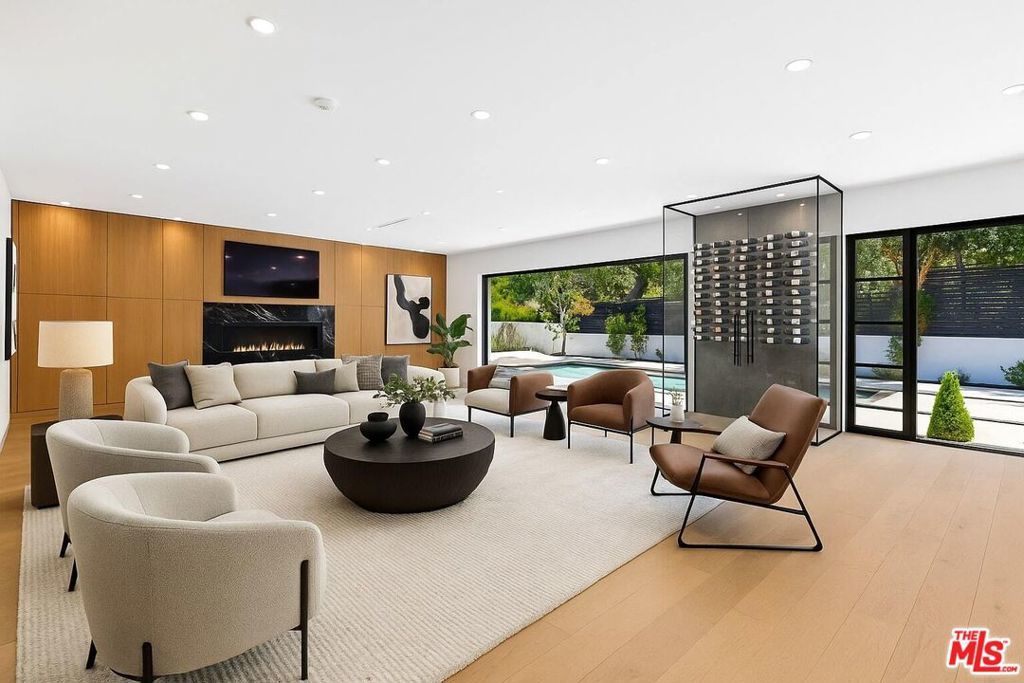 Photo of Listing #25541381