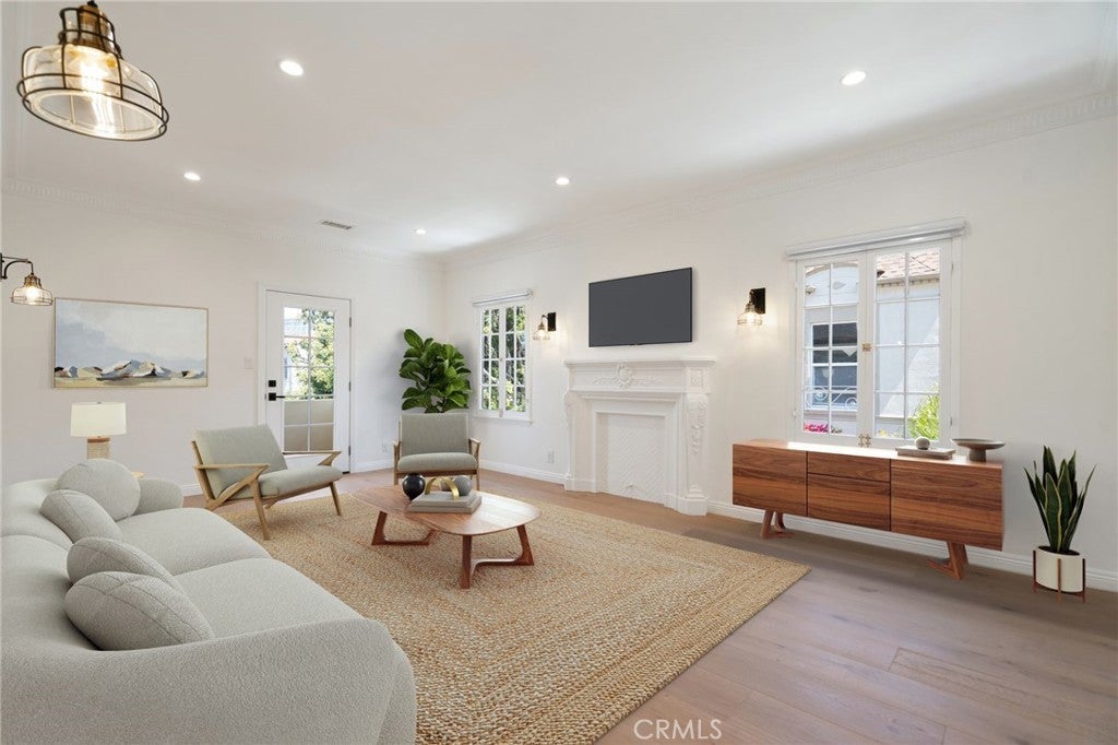 Photo of Listing #SR25117524