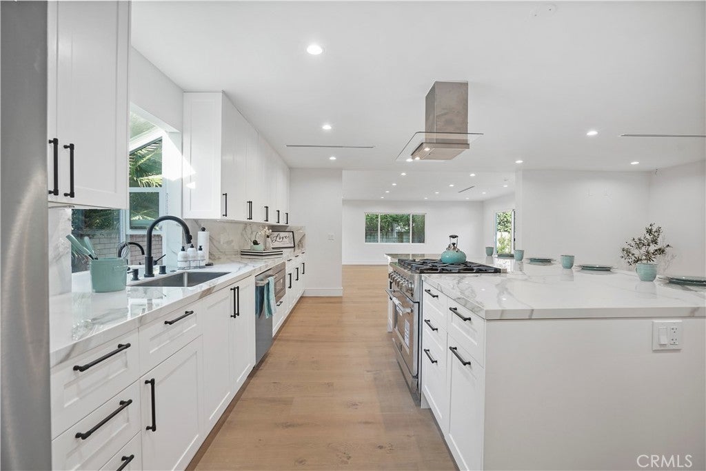 Photo of Listing #SR25117264