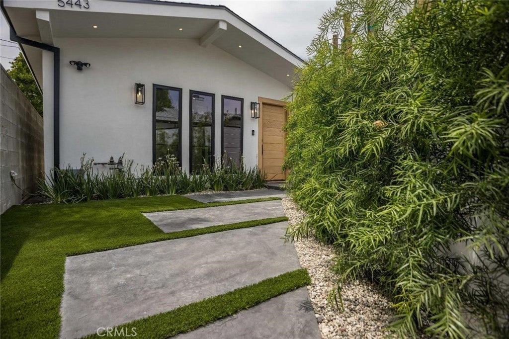 Photo of Listing #SR25117759