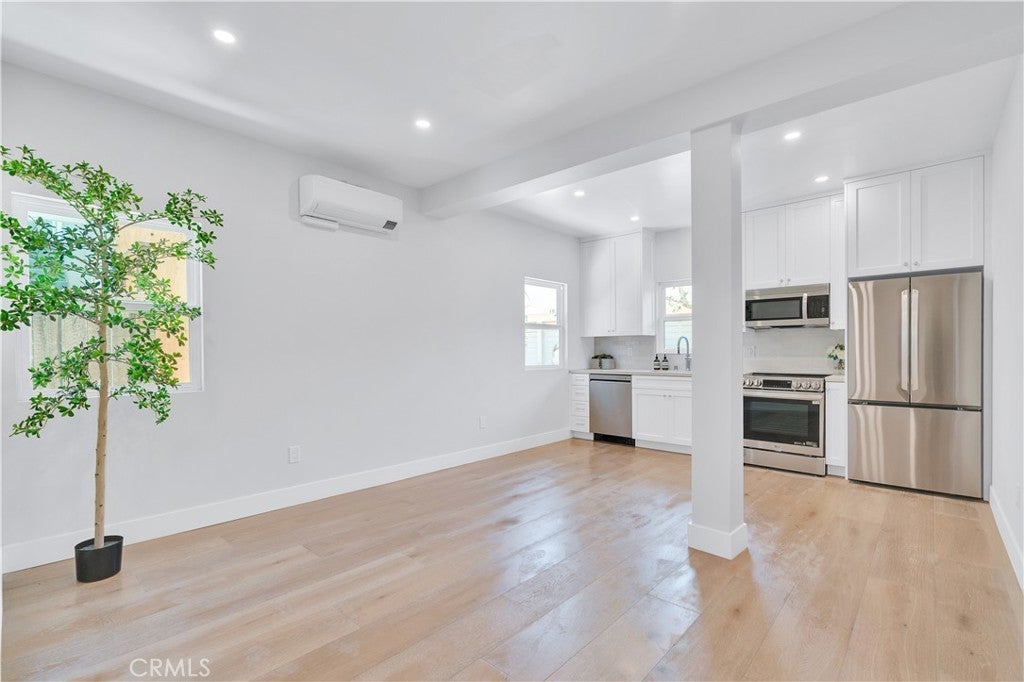 Photo of Listing #SB25117782