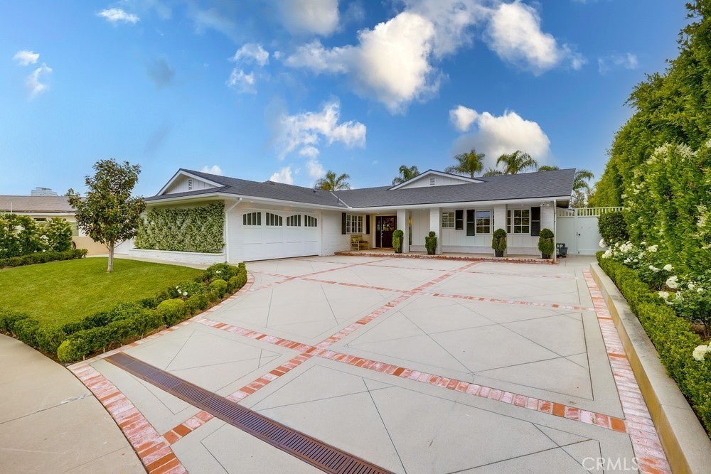 Photo of Listing #NP25117860