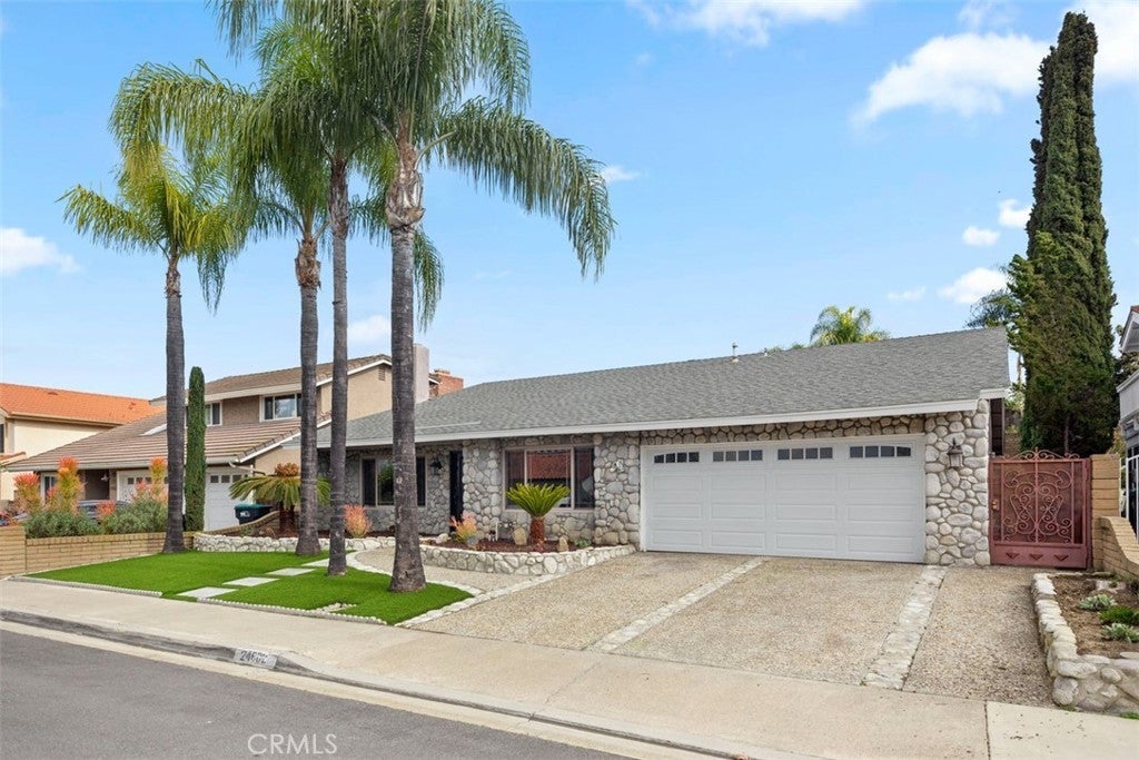 Photo of Listing #OC25118381