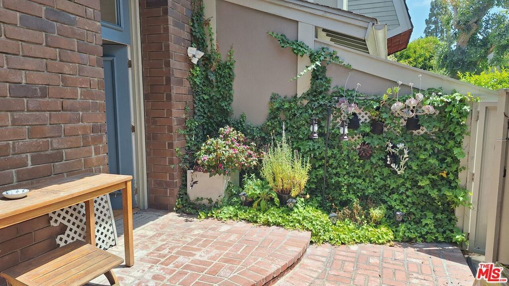 Photo of Listing #25543449