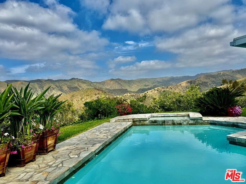 Photo of Listing #25540767