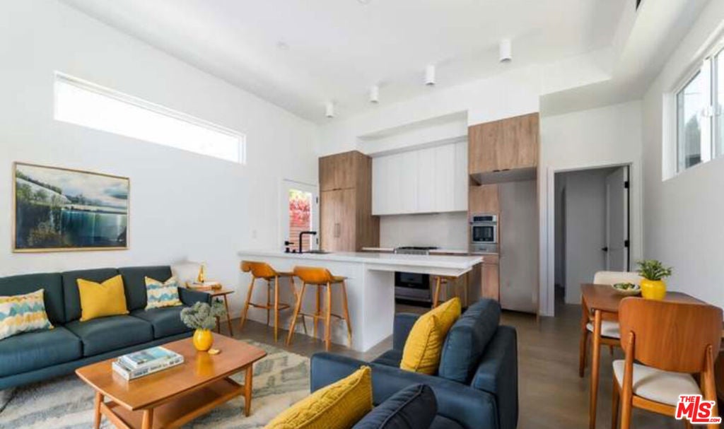 Photo of Listing #25544653