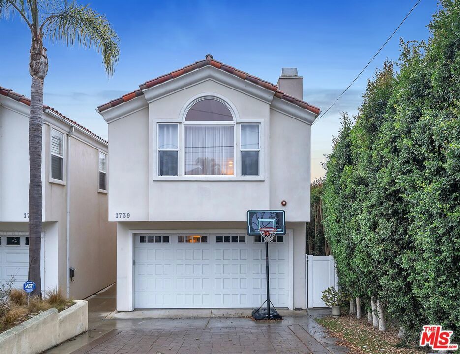 1739 Ford Avenue