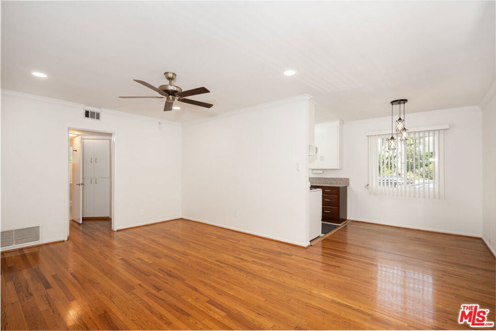 Photo of Listing #25545157