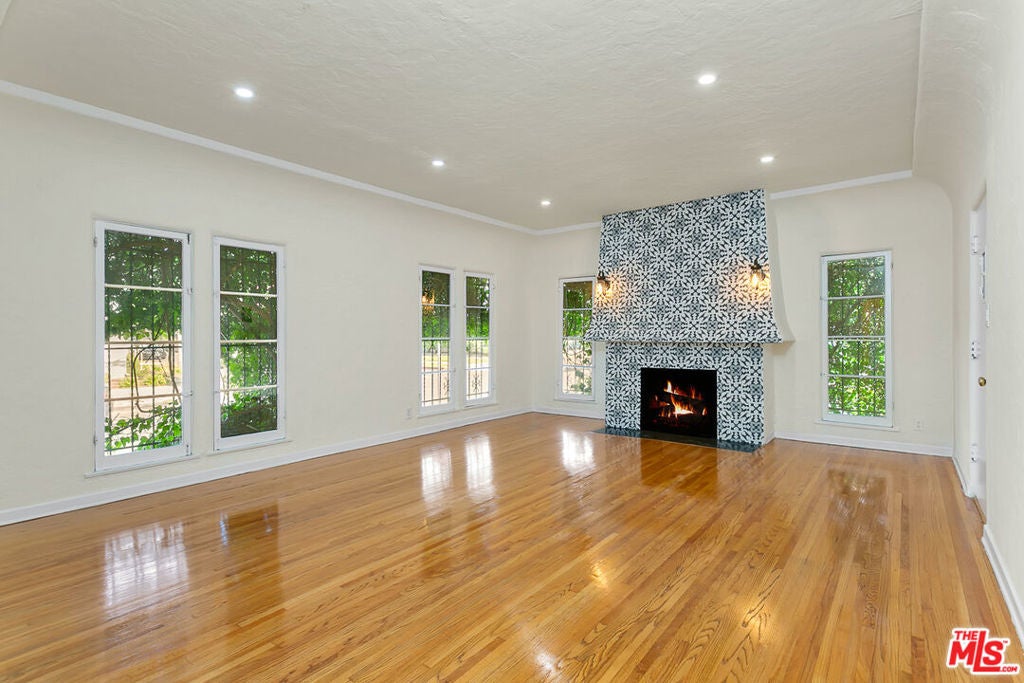 Photo of Listing #25545469