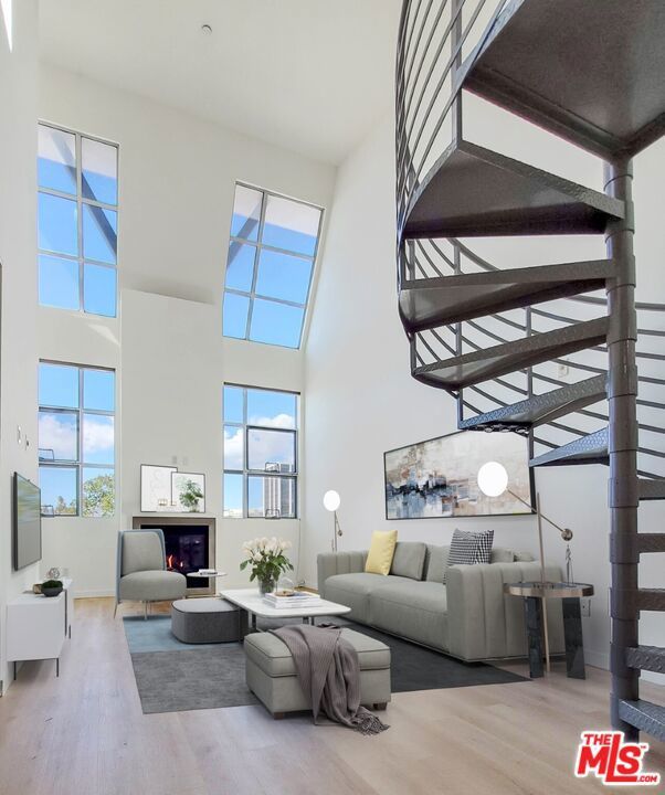 Photo of Listing #25545535