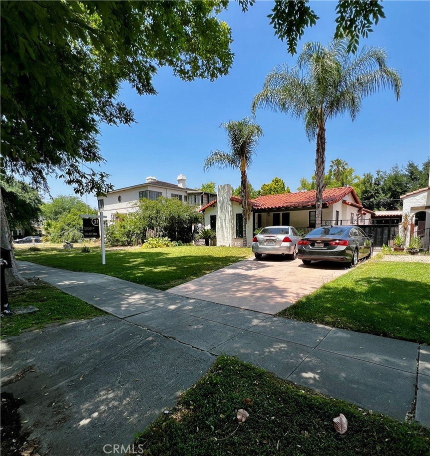 Photo of Listing #IV25120487