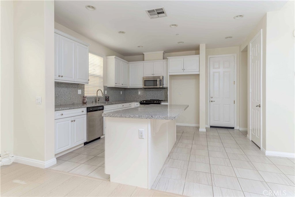 Photo of Listing #OC25120208