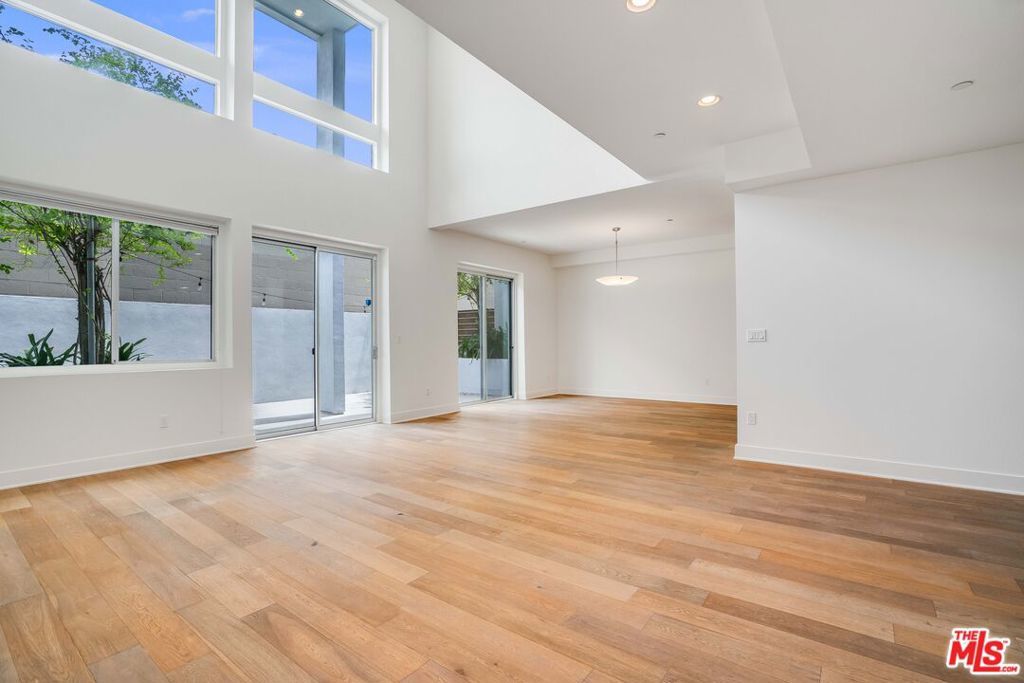 Photo of Listing #25545743