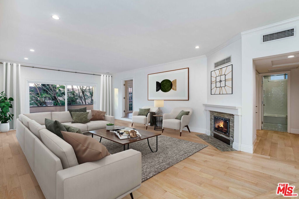 Photo of Listing #25546027