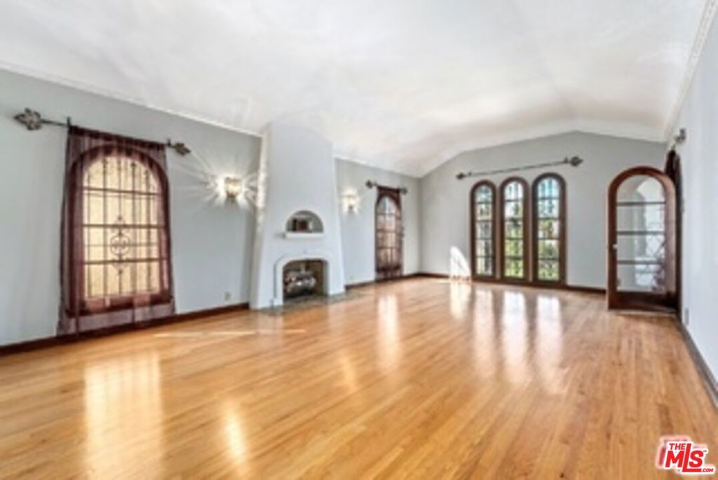 Photo of Listing #25545609