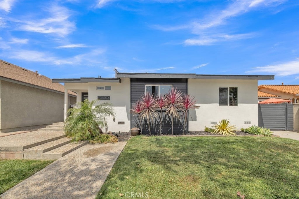 Photo of Listing #PW25116393