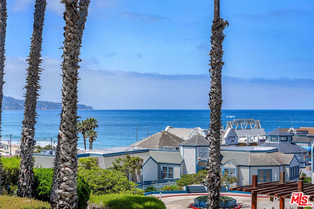 Photo of Listing #25545753