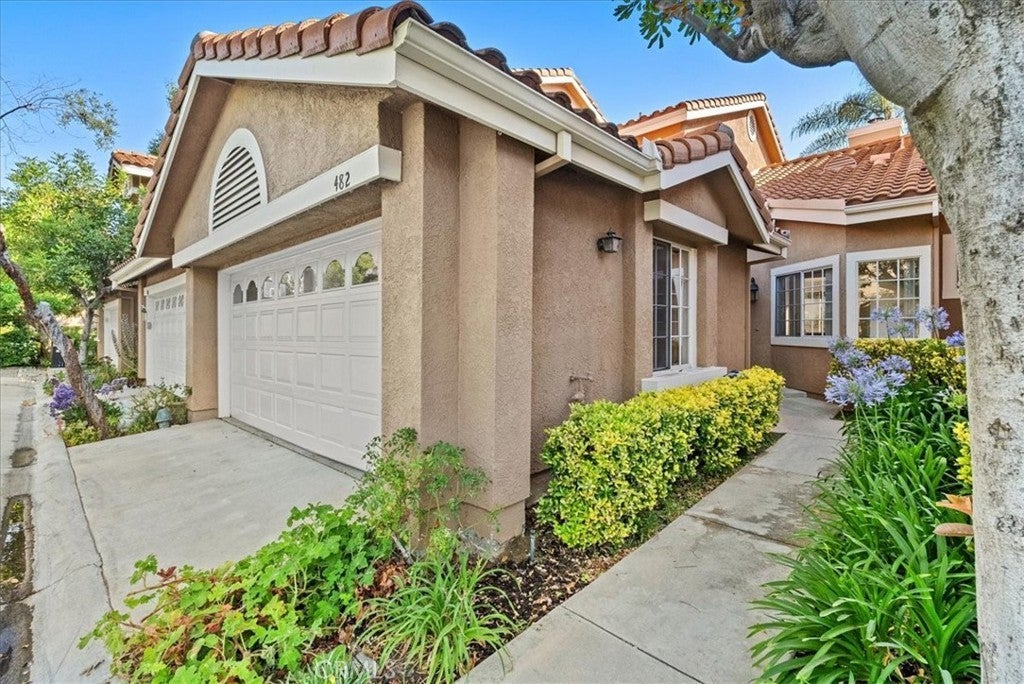 Photo of Listing #SR25122219