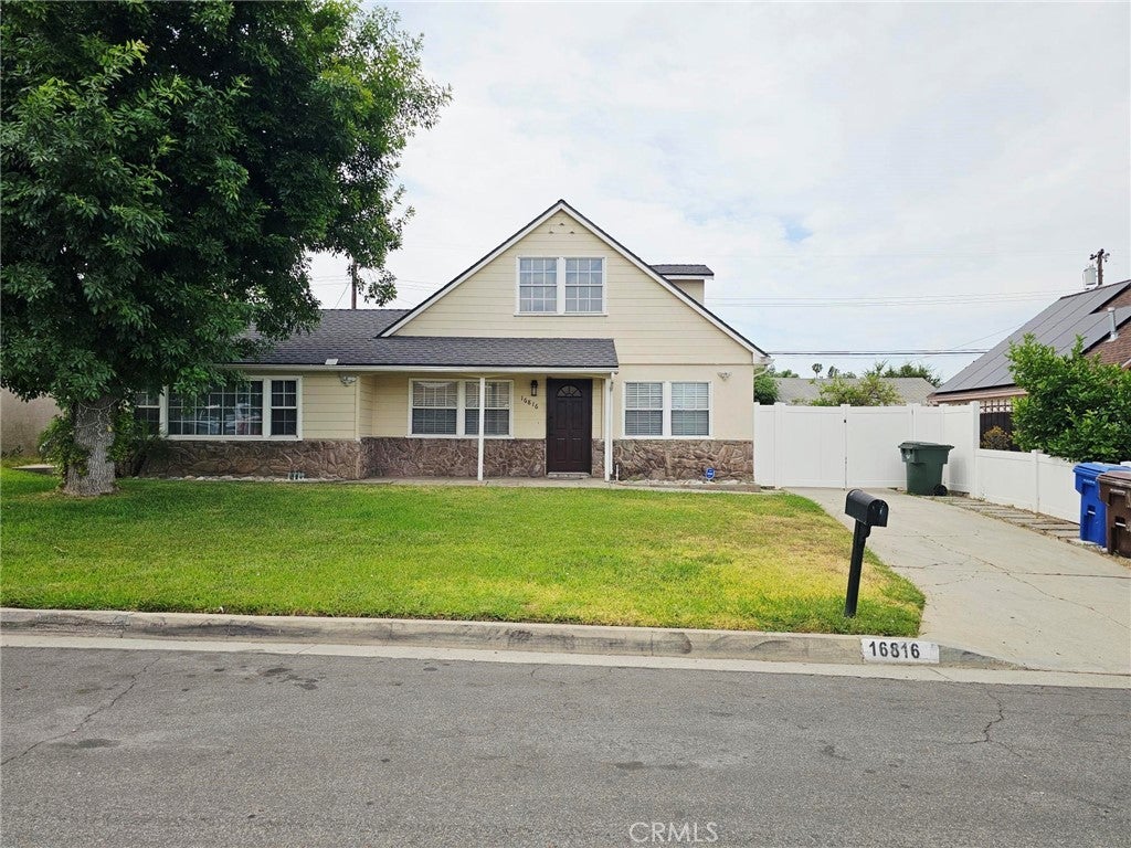 Photo of Listing #SR25122371