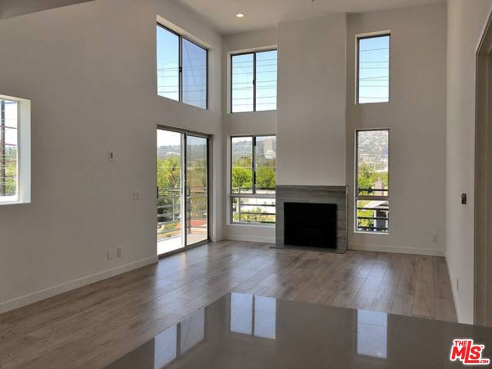 Photo of Listing #25546657