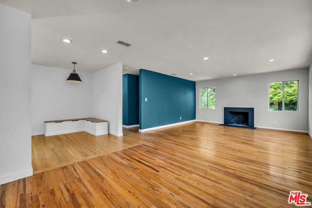 Photo of Listing #25546591