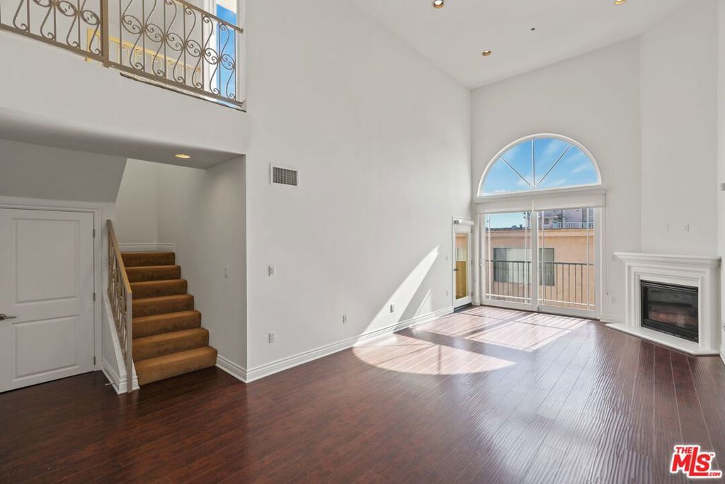 Photo of Listing #25546841