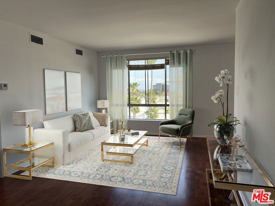 Photo of Listing #25546923